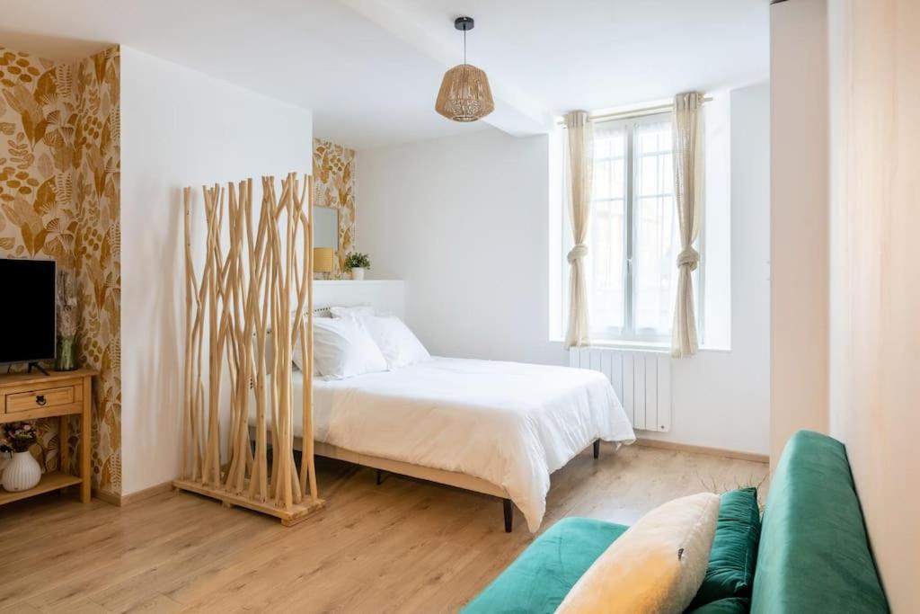 Le Studio De La Cathedrale Apartment Бове Екстериор снимка